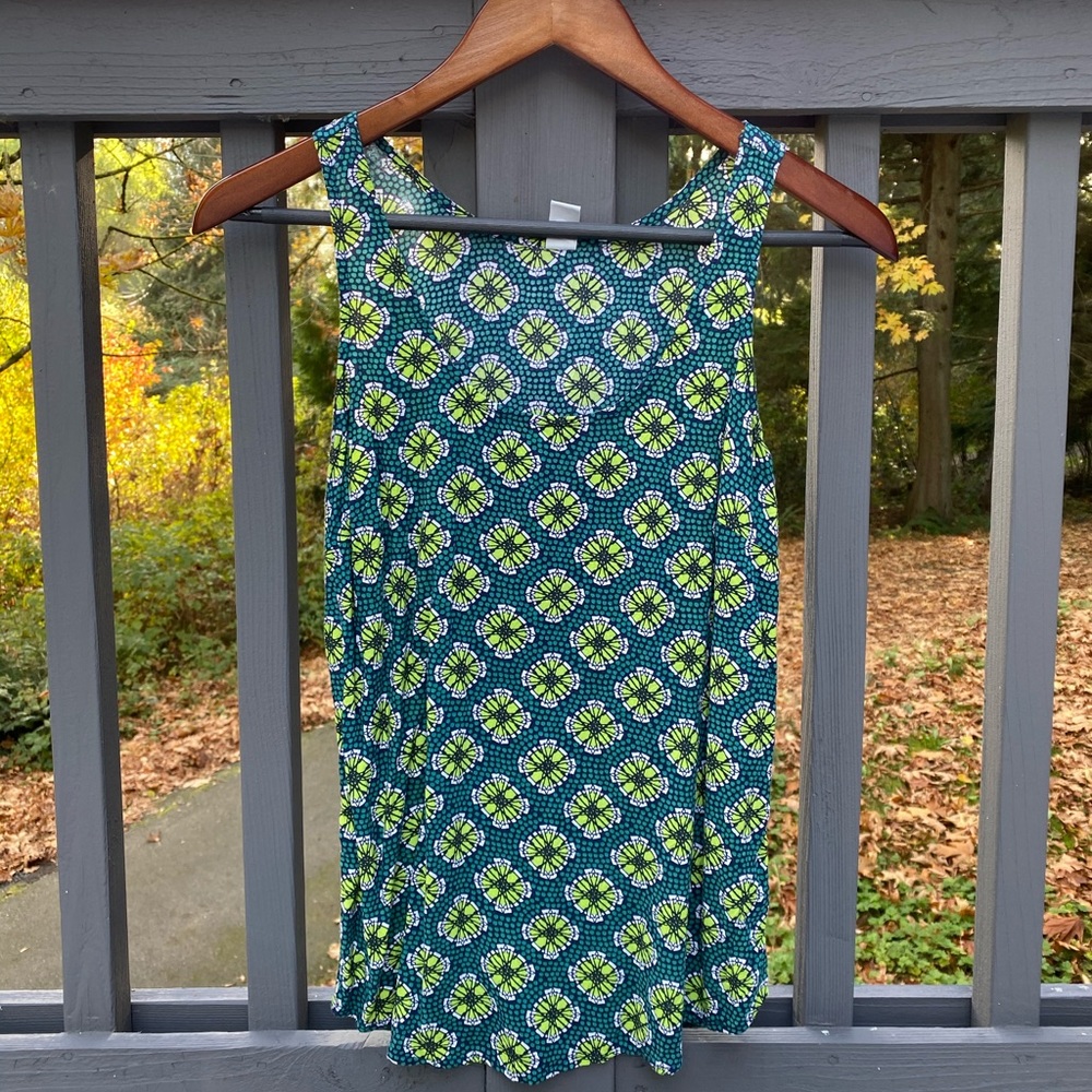 Green blouse scoop tank